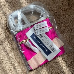 Dooney & Bourke | Crossbody Fuchsia
